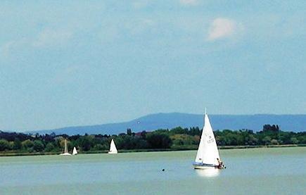 Апартаменты Holiday home Dózsa Gy Utca-Balatonmáriafürdö