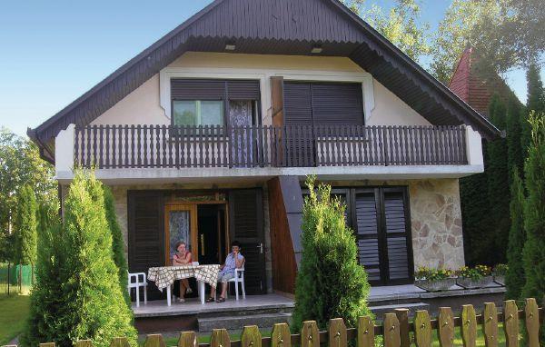 Апартаменты Holiday home Almos u.-Balatonberény