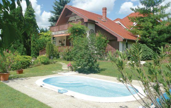 Апартаменты Holiday home Csongor utca-Velence