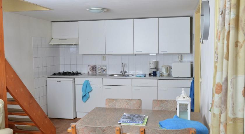 Апартаменты Huisje aan zee B