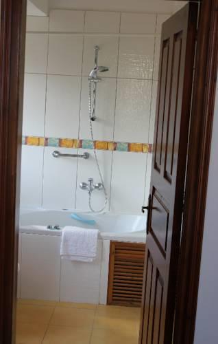Вилла Golden Bay Luxury Villas