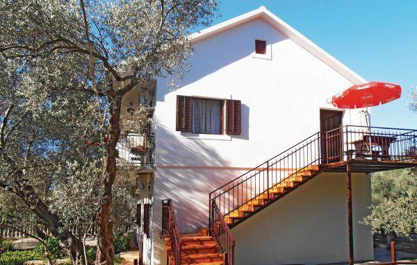 Апартаменты Holiday home Tivat Mirista