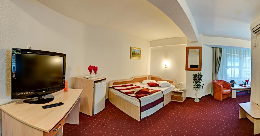Отель Hotel Cornul Vanatorului