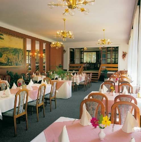 Отель Parkhotel Skalní město
