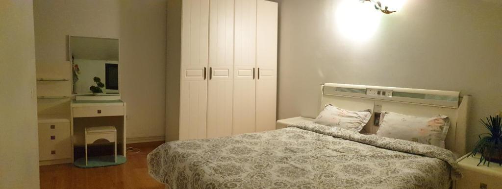 Апартаменты Roxy's Garden Apartments