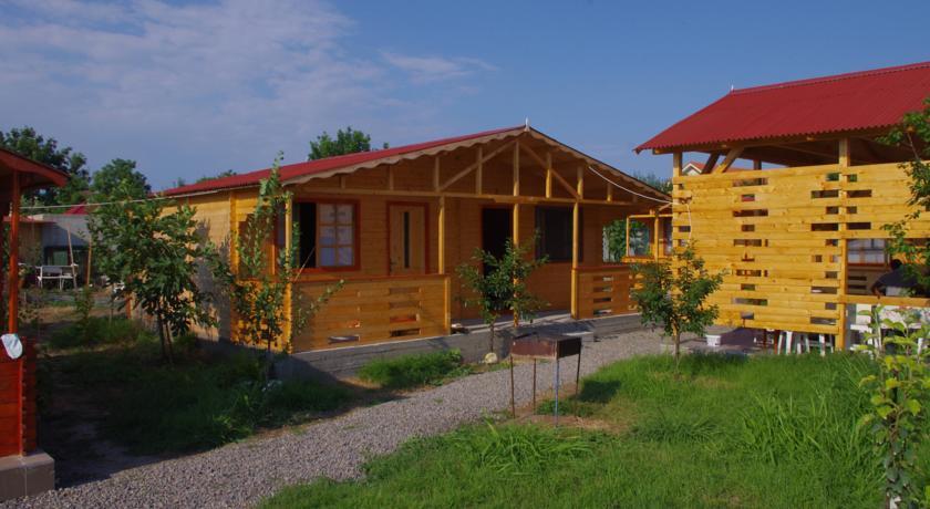 Отель Casutele Azur Costinesti