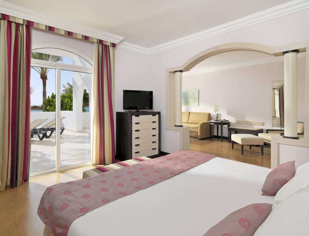 Отель H10 Timanfaya Palace