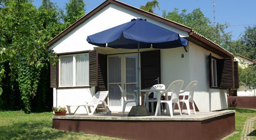 Отель Esthajnal Apartmanok