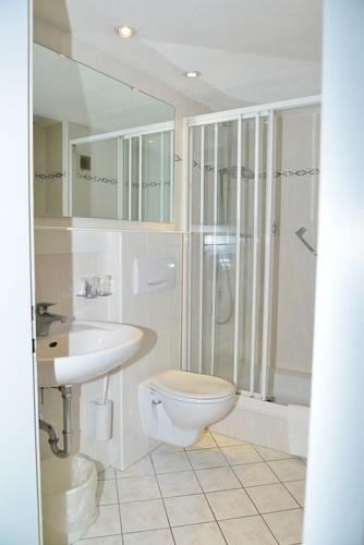 Апартаменты Hotel Eden au Lac und Ferienwohnungen