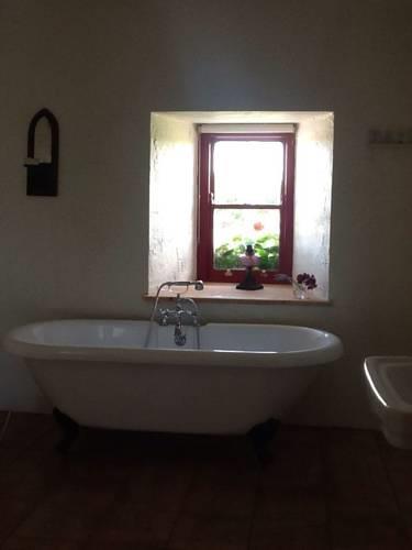 Мини-отель The Thatched Cottage B&B