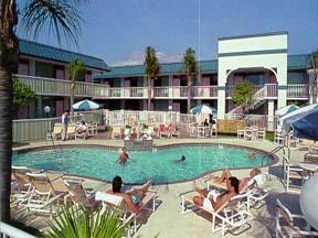 Отель Econo Lodge Inn & Suites