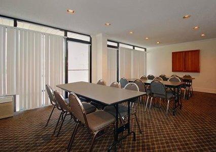 Отель Quality Inn Medical Center