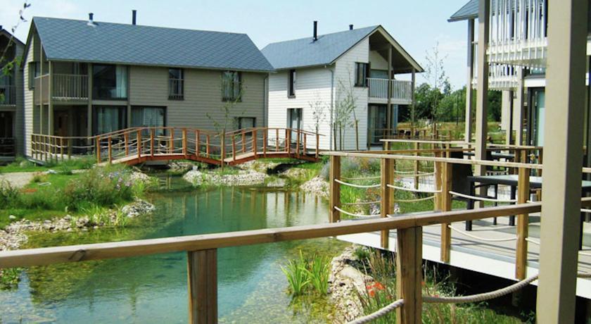 Вилла Domaine Golden Lakes Village II