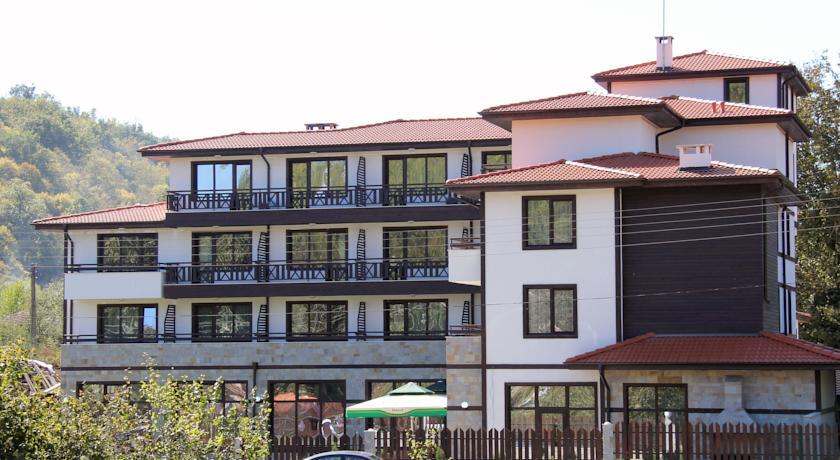 Отель Family Hotel Izvorite
