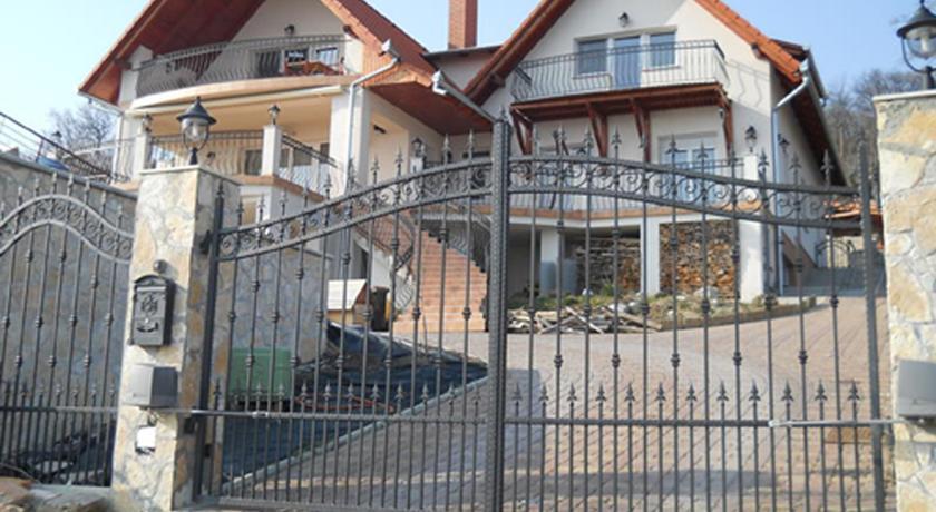 Апартаменты HolidaySport Haus