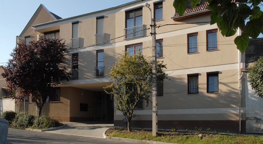Апартаменты Belvárosi/Mérey Luxus Apartman