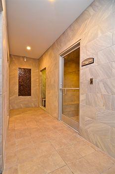 Отель Comfort Inn & Suites