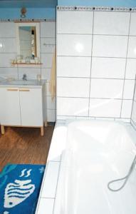 Апартаменты Holiday home Route De Lombre
