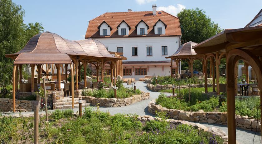 Гостевой дом Babiččina Zahrada Penzion & Restaurant