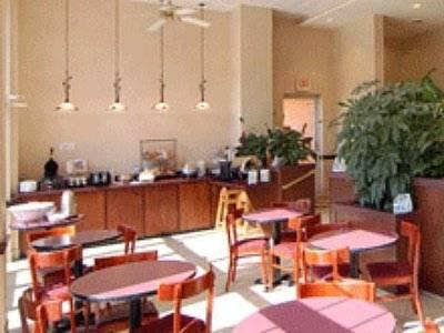 Отель Nuevo Inn & Suites Warrenton