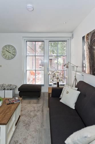 Апартаменты Househunting Hotel Studio