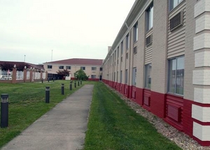 Отель Quality Inn Scottsburg