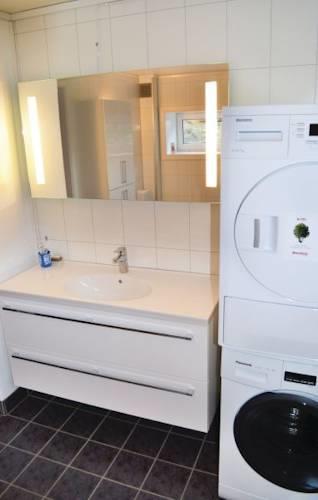 Апартаменты Holiday home Løfallstrand Rosendal