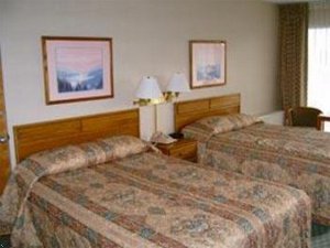 Отель Econo Lodge Inn & Suites