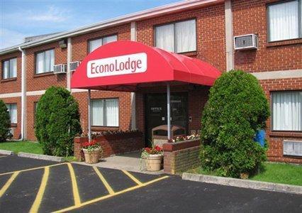 Отель Econo Lodge Darien Lakes