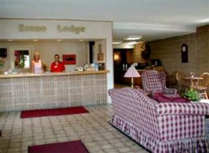 Отель Econo Lodge Outlet Village