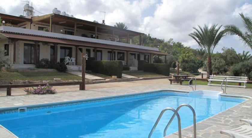 Отель Ayia Zoni Apartments