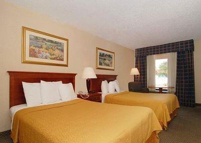 Отель Quality Inn Suffolk