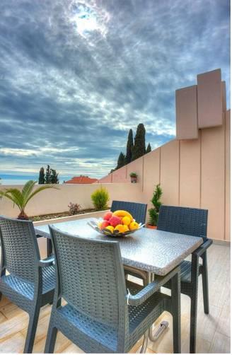 Apartments Petrovac