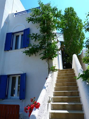 Alexandros Apartments