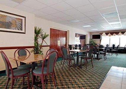 Отель Mainstay Suites Sawgrass