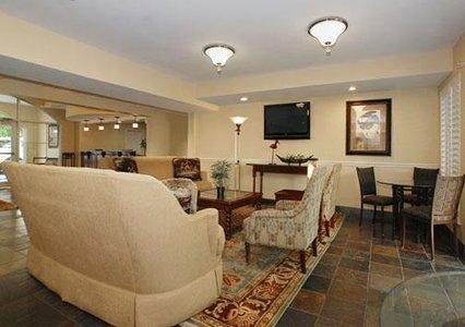 Отель Mainstay Suites Mount Pleasant