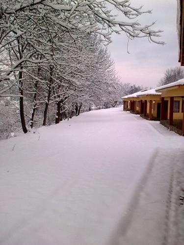 Отель Perpershka River Villas
