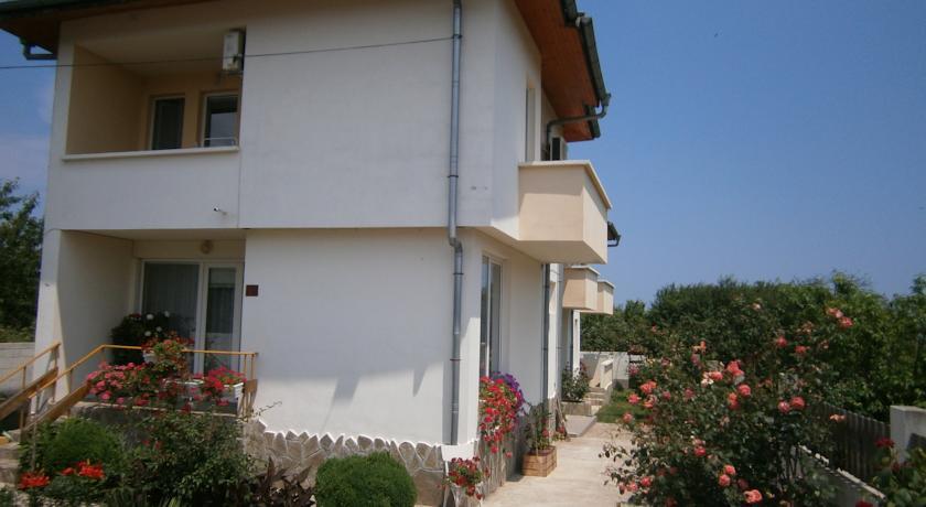Отель Damaya Guest House