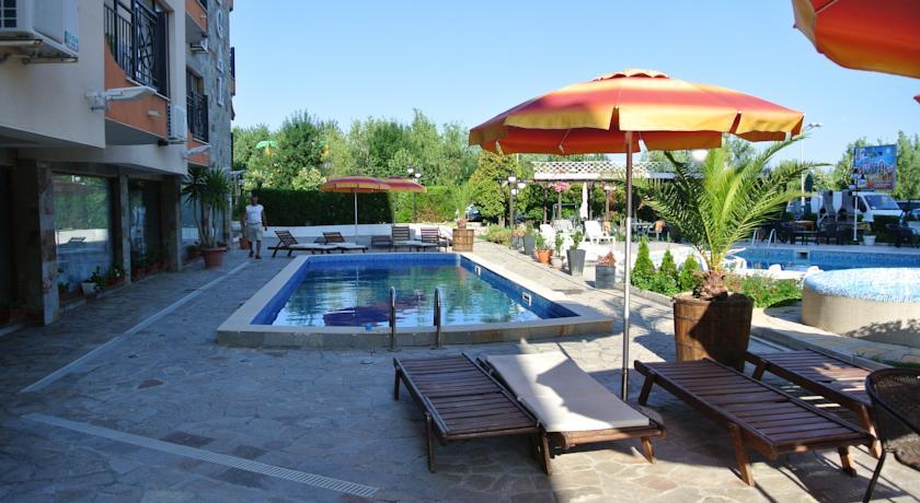 Tara Sea Regal Apartments