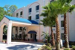 Отель Sleep Inn & Suites Riverfront