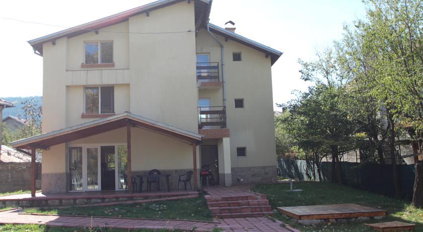 Апартаменты The Bird House Villa