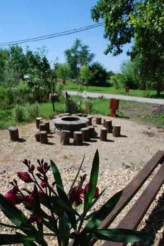 Гостевой дом Kerecsendi Malompark