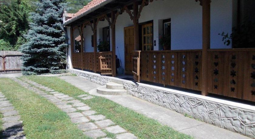 Апартаменты Tóbik Vendégház