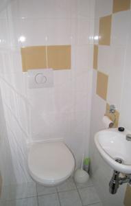 Апартаменты Holiday home Sonnevijver Vijverdorp - Zwaan