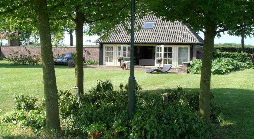 Отель Guesthouse 'S-Hertogenbosch