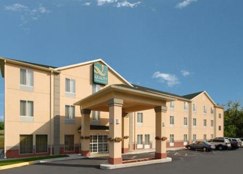 Отель Quality Inn & Suites