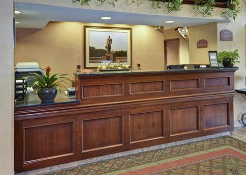 Отель Comfort Inn Okemos
