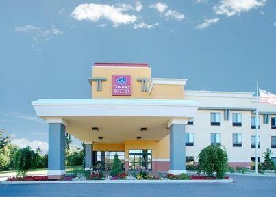Отель Comfort Suites