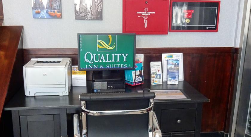 Отель Quality Inn Long Island City