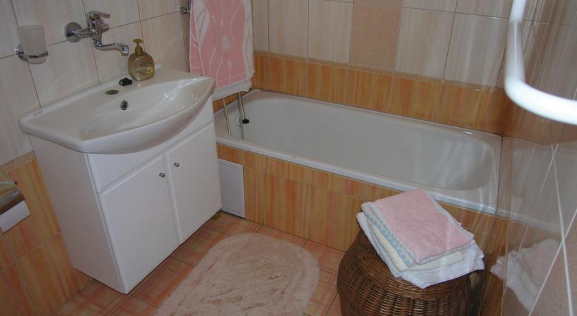 Апартаменты Holiday home Javorna